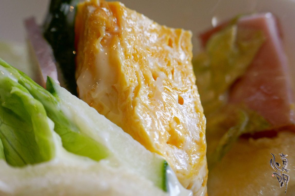 Instagram更新しました。 eg. こんにちは。和歌山のカメラマン、写真屋・はれのひ工房の末藤（スエトウ）です。珈琲館マドモアゼルさんでモーニングを頂きました。モーニングはトーストとサンドウィッチを選べるのですが、名物のお箸で食べるサンドウィッチを注文。お箸で挟んで美味しく頂きました。 お味はマヨネーズとか野菜とか絶妙の味付けです。コーヒーも雑味の全くないコーヒーで美味しかったです。 – from Instagram